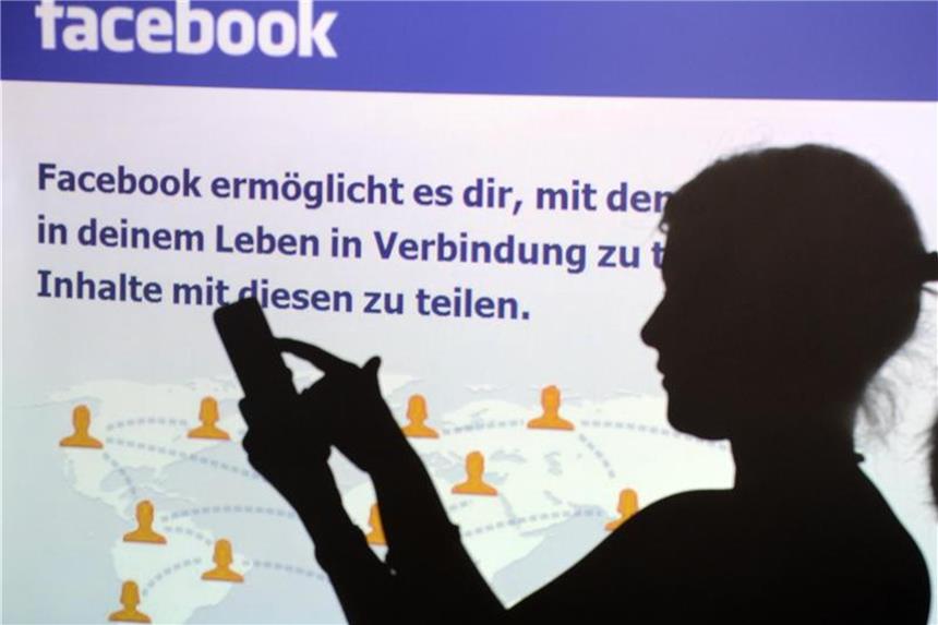 Facebook klemmt rund 200 Apps nach Datenskandal ab Die weitreichende Überprüfung ist eine Reaktion Facebooks auf den aktuellen Datenskandal. Foto: Armin Weigel
