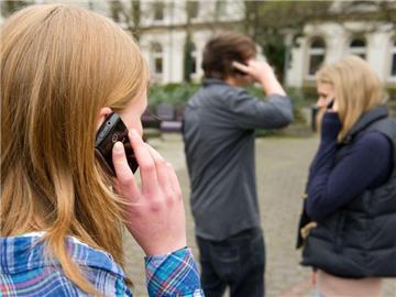 Die Welt der Mobilfunkverträge ist groß. Foto: Sebastian Kahnert