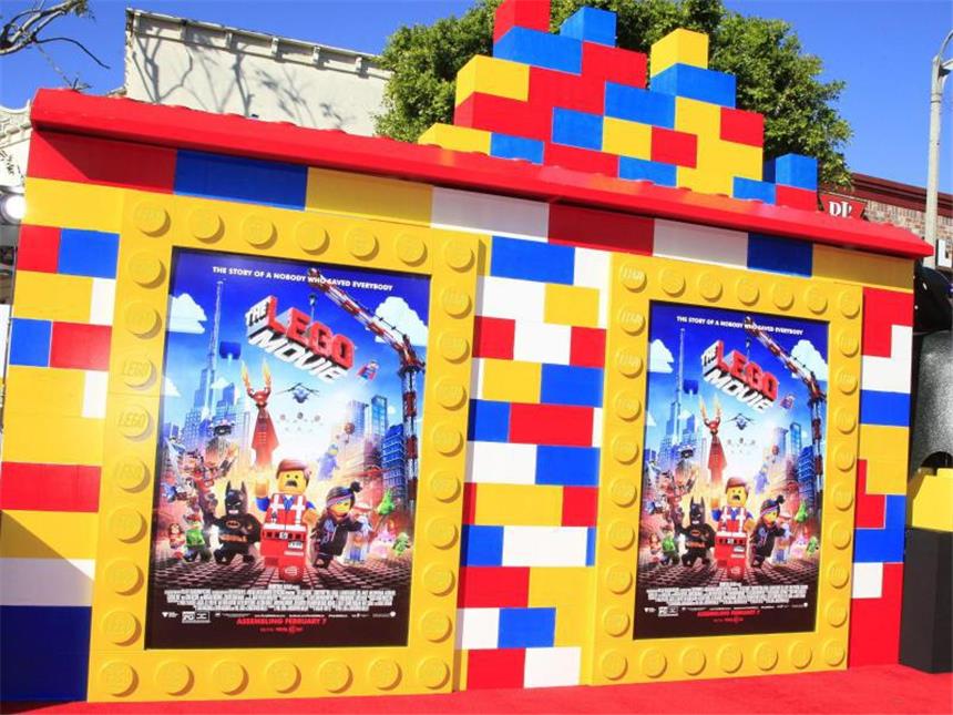 Berühmte Bauklötze: Lego nach Hollywood-Hit auf Höhenflug Die Werbung durch den Kino-Kassenschlager «The Lego Movie» hat den Absatz von Legosteinen mächtig angekurbelt. Foto: Nina Prommer
