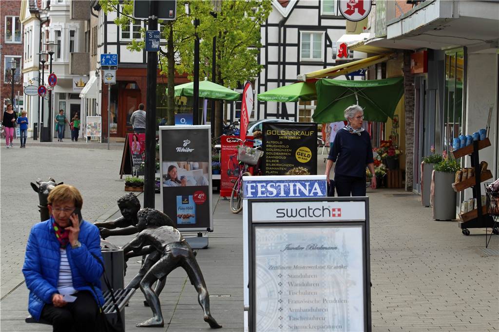 Die Werbung in der Fußgängerzone soll künftig dem Charakter der Altstadt besser entsprechen.
