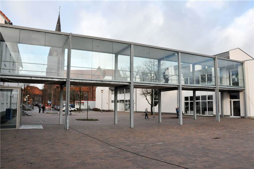 Gesichtsmaske und Abstand zum Schulbeginn an Wieschhofschule Olfen Die Wieschhofgrundschule freut sich, dass die Viertklässler ab Montag (4. Mai) wieder in die Schule kommen.