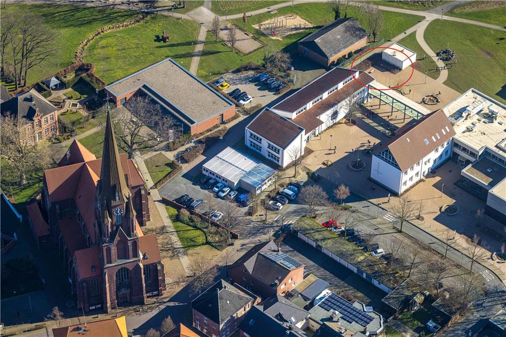 Die Wieschhofschule soll südöstlich (rote Markierung) erweitert werden.