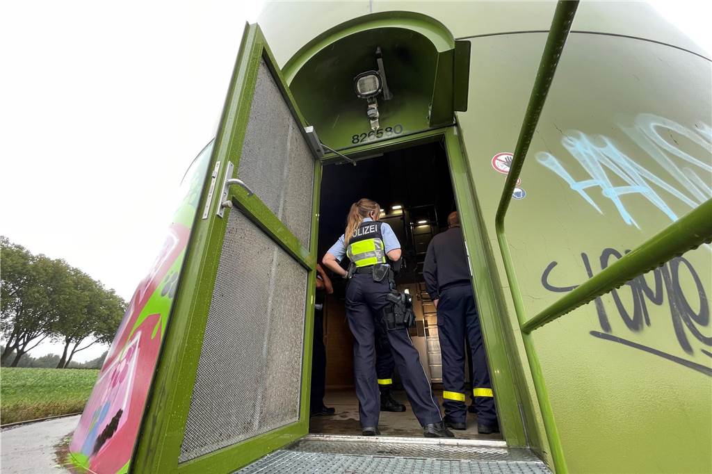 Polizei ermittelt nun zu schon drei Einbrüchen in Windkraftanlagen Die Windkraftanlage Airkules auf Schwerin an der Stadtgrenze zwischen Castrop-Rauxel und Dortmund: Hier ermittelte am Donnerstag vergangener Woche die Polizei.