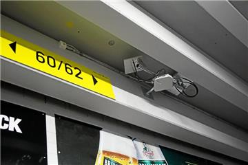 Die WLAN-Router sind bereits vor einigen Monaten im Signal Iduna Park installiert worden.  RN-FOTO Menne