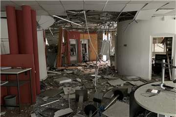 Die Wucht der Detonantion richtete immensen Schaden in der Geschäfststelle der Sparkasse in Lünen-Süd an. Wann dort wieder geöffnet werden kann, wird derzeit von Fachleuten geprüft.