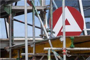 Die Zahl der Arbeitslosen in Deutschland ist im August nach Experteneinschätzung erneut leicht gestiegen. Foto: Daniel Karmann/Illustration