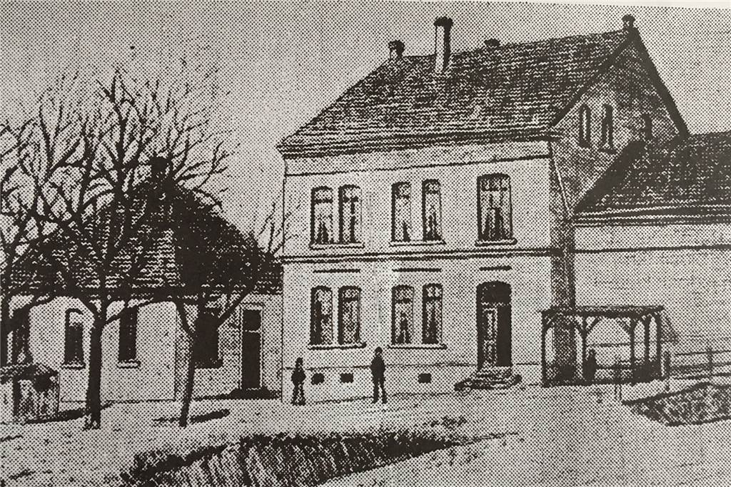 Löttringhausen: Unterschätztes Idyll mit Ruhefaktor Die Zeichnung zeigt die Langelohschule um 1925 mit Unterrichtsgebäude (l.) und Haupthaus, in dem die Lehrer wohnten.