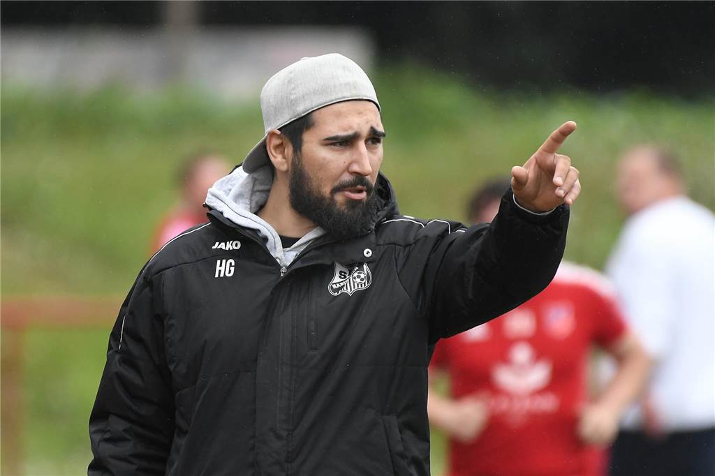 Die Zeit neben der Bande gehört für Haldun Gülünoglu vorerst der Vergangenheit an. Der 33-Jährige ist momentan nur Spieler und damit sehr glücklich.