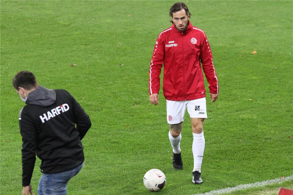 Lüner Regionalliga-Fußballer erhält keinen neuen Vertrag von seinem aktuellen Verein Die Zeit von Felix Backszat im Dress von RW Essen endet nach nur einer Saison wieder.