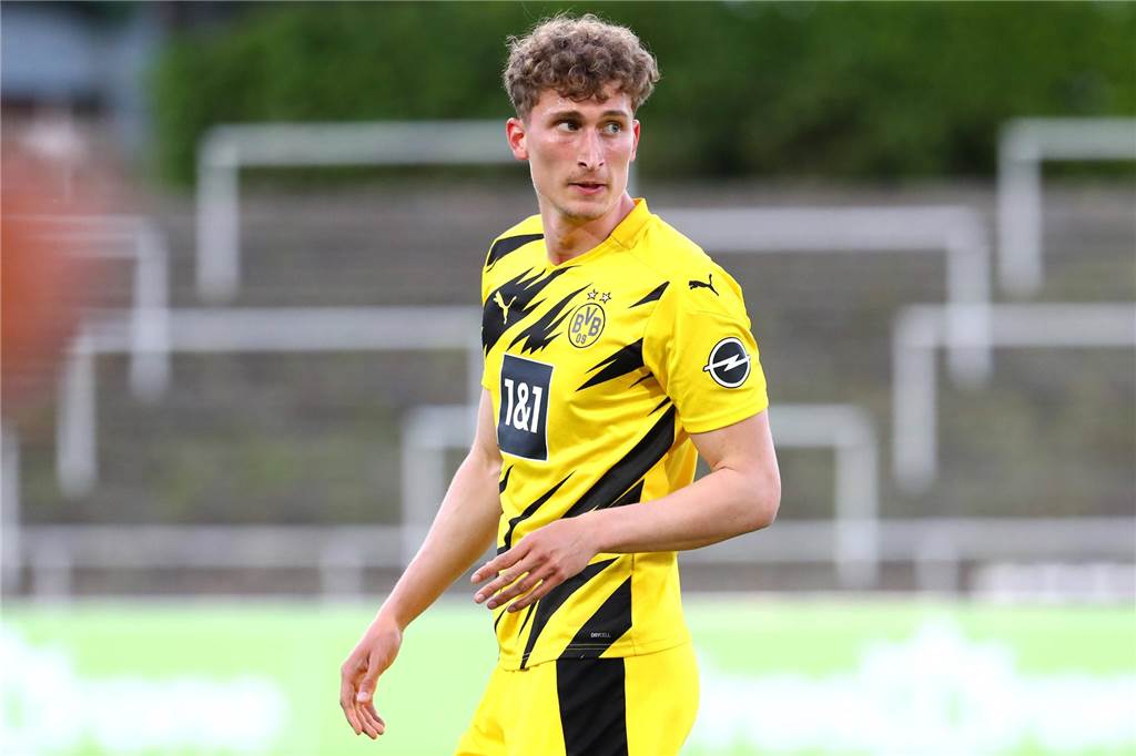 Wiedersehen mit dem BVB: Patrick Osterhage hat in Bochum seine „Chance genutzt“ Patrick Osterhage blickt zur Seite.
