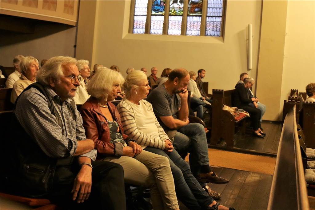 Konzert in Halterns Erlöserkirche - spannungsreich und hingebungsvoll Die Zuhörerinnen und Zuhörer genossen das Konzert, zu dem der Freundeskreis Kirchenmusik eingeladen hatte
