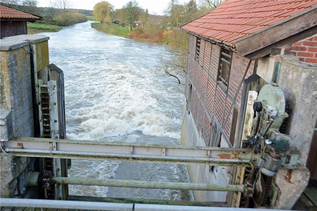 Wasserkraft- und Stauanlage an der Füchtelner Mühle hat neue Besitzer Die Zukunft der Wasserkraft- und Stauanlage Füchtelner Mühle ist gesichert.