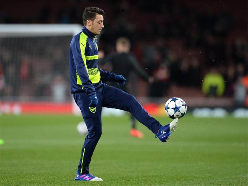 Arsenal-Trainer Wenger glaubt, dass Özil in London bleibt Die Zukunft von Mesut Özil beim FC Arsenal ist noch offen. Foto: Andreas Gebert