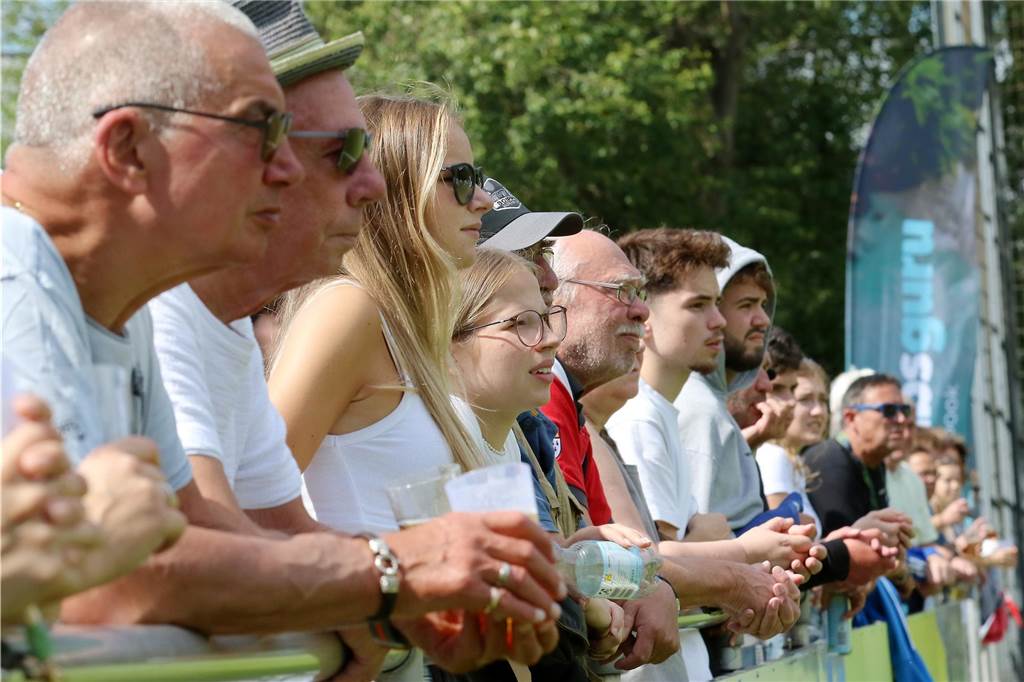 Die Zuschauer in Aplerbeck bekamen viel starken Fußball zu sehen.