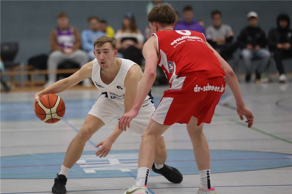 Viele Bilder vom Spektakel in der Ballspielhalle: Wulfen besiegt LippeBaskets vor voller Halle Die Zuschauer sahen am Samstag in der Ballspielhalle ein hochklassiges Spiel zwischen den LippeBaskets und dem BSV Wulfen. Wir waren mit der Kamera dabei.