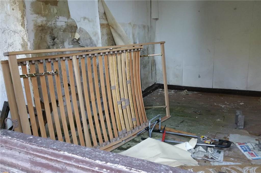 Leben im Problem-Straßenzug: Anwohner in Angst – Grill neben Benzinkanister Die Zustände im Bereich der Wartburgstraße sind zum Teil prekär. Von wann die Aufnahmen sind, ist unbekannt. Doch Anwohner berichten immer wieder über Müll und unhaltbare Zustände.