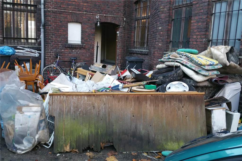 Wartburgstraße im Fokus der Behörden: „Berichterstattung gibt Hoffnung“ Die Zustände im Bereich der Wartburgstraße sind zum Teil prekär. Von wann die Aufnahmen sind, ist unbekannt. Doch Anwohner berichten immer wieder über Müll und unhaltbare Zustände.