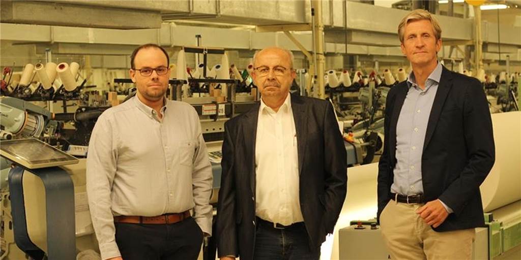 Neue Halle: Familienunternehmen zeigt sich investitionsbereit Die zwei Familien Grimmelt und Spanderen leiten das Unternehmen Velener Textil GmbH seit rund 80 Jahren – auf dem Foto (v.r.) die Geschäftsführer Ernst Grimmelt, Bernd Spanderen und Vertriebsleiter Thomas Spanderen.
