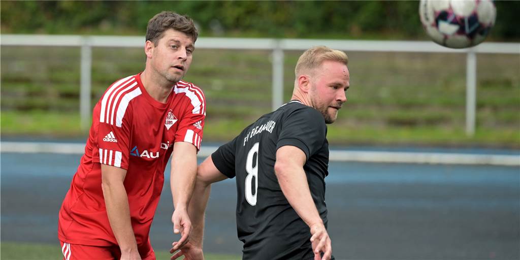 BV Brambauer II verpasst Überraschung gegen Drittplatzierten nur knapp Die zweite Mannschaft des BV Brambauer um Dennis Stolzenhoff (r.) schnupperte gegen den TuS Holzen-Sommerberg an der Überraschung.