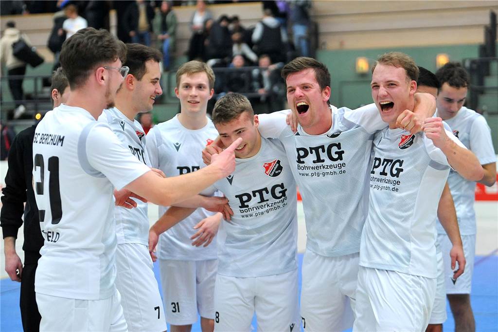 Die zweite Mannschaft des SC Berchum/Garenfeld gewann im vorigen Jahr den Brennholz-Cup.