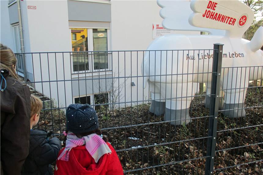 Kinder traurig: Diebe klauen geflügeltes Baby-Nashorn vor Kita Ein geflügeltes Nashorn wurde in Dortmund geklaut