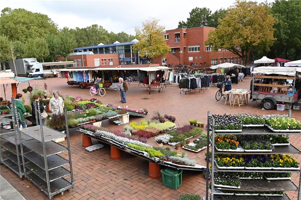 Marktgebühren sollen steigen: Händler müssen mehr für ihre Stände bezahlen Der Wochenmarkt in Wulfen-Barkenberg