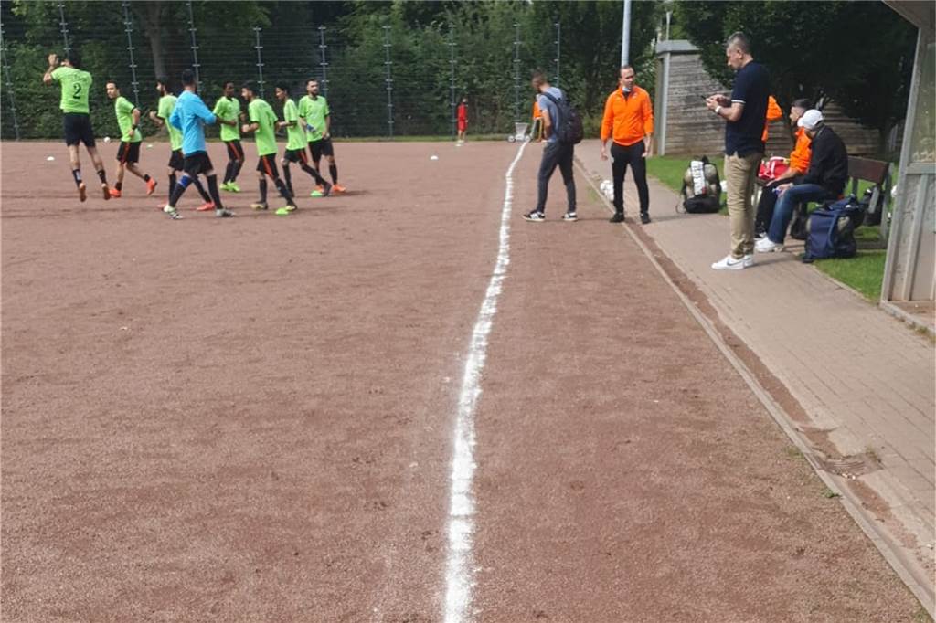 Erst keine, dann schiefe Linien: Abenteuerliche Auswärtsfahrt für den Werner SC im Kreispokal Dies war noch eine der geraden Linien.