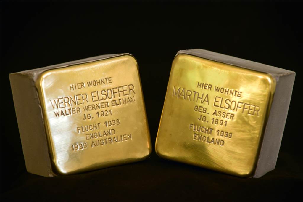 NS-Gedenken: Lüner Arbeitskreis Stolpersteine erinnert an sieben Schicksale Diese beiden neuen Stolpersteine erinnern an die Frau und den Sohn von Waldemar Elsoffer, die vor den Nazis nach England geflohen sind, nachdem ihr Mann und Vater 1938 ermordet wurde.