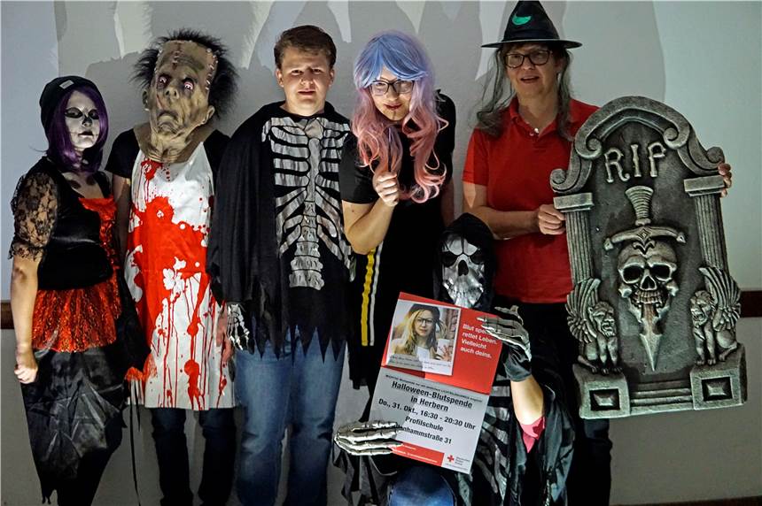 In der Profilschule wird’s blutig - auch ohne klassische Halloween-Party Diese gruseligen Gestalten warten am 31. Oktober in der Profilschule auf „Kundschaft“.