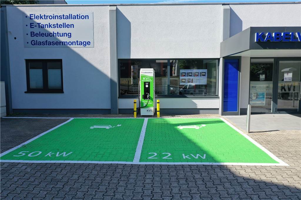 E-Ladesäulen für Castrop-Rauxel: Verzögerungen bei Siemens Diese Ladesäule steht schon seit längerer Zeit auf dem Betriebshof der KVI auf Schwerin. Jeder kann sie zum Laden seines Autos nutzen.