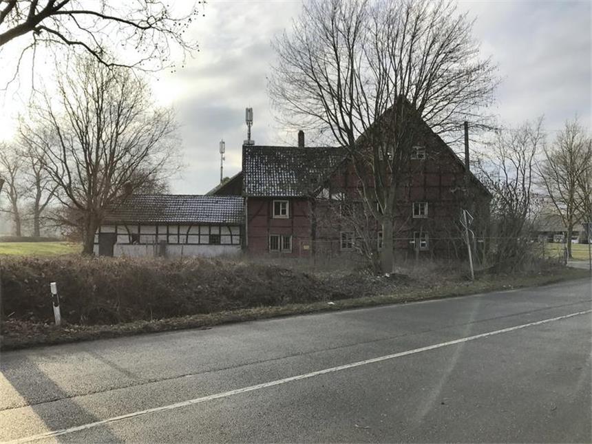 Neue Pläne für Mobilfunkmast in Deininghausen Diese Mobilfunk-Masten möchte der Netzbetreiber Vodafone durch einen neuen ersetzen.