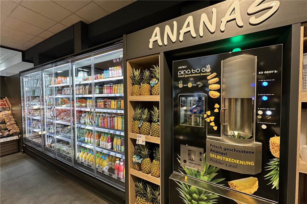 Edeka nach Umbau wieder offen: Großer Ansturm und münsterländisches Popcorn Ananas-Maschine
