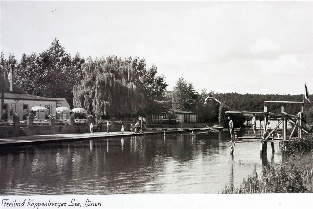 Diese Postkarte von 1943 zeigt das Freibad Cappenberger See. Bis zum Zweiten Weltkrieg gab es auch auch eine Gastronomie am See.