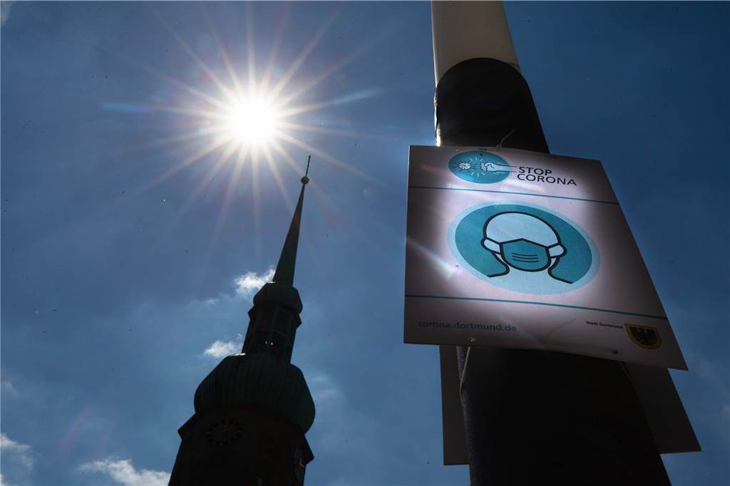 Spektakuläre Fotos: Partielle Sonnenfinsternis war auch in Dortmund zu sehen Diese Aufnahme ist dem Fotografen nicht leicht gefallen: trotz Sonnenfinsternis war das Licht sehr gleißend.