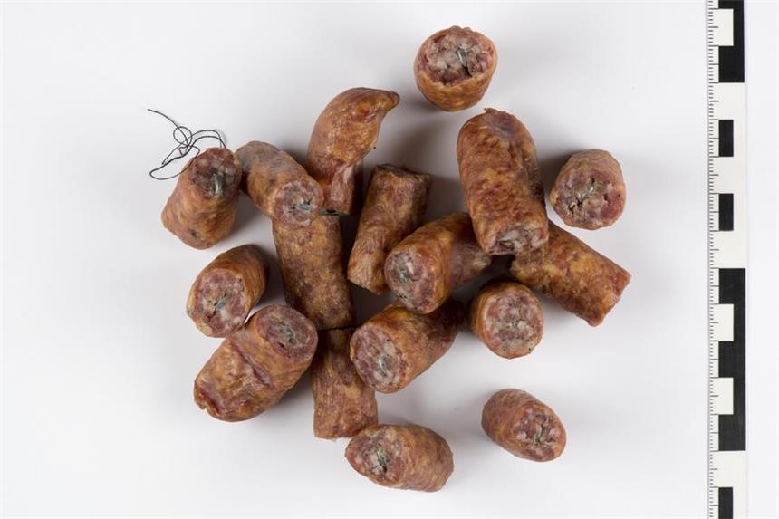 Hundehasser spickt Würste mit Nägeln - nicht erster Fall Diese Würste wurden in Westerfilde ausgelegt.
