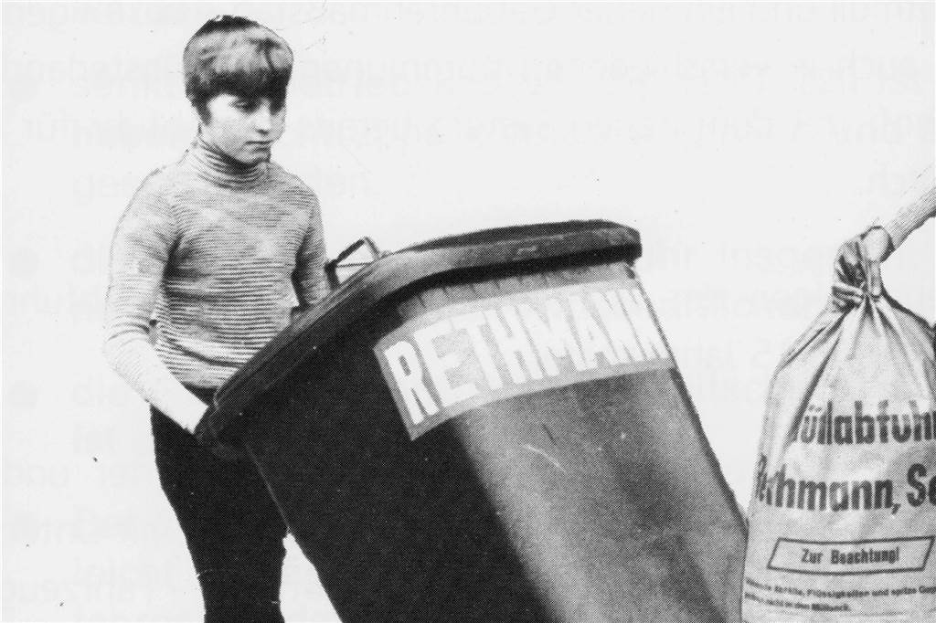 Sammler aus Sachsen-Anhalt sucht Mülltonne aus dem Jahr 1971 aus Lünen Diesen Lüner Zeitzeugen sucht Alexander Smoljanovic, denn er hat die Tonne, die dem Sammler fehlt.