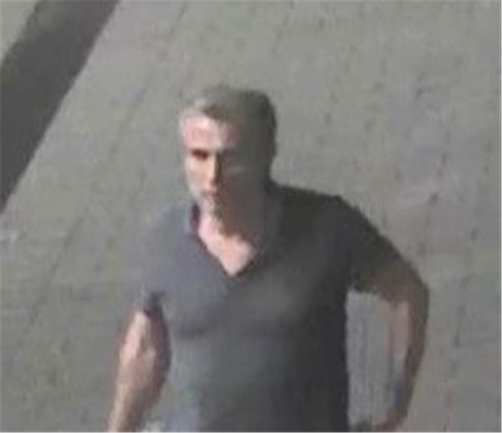 Explosion vor Linken-Büro in Oberhausen: Polizei sucht wichtigen Zeugen Dieser Mann wird als wichtiger Zeuge gesucht.