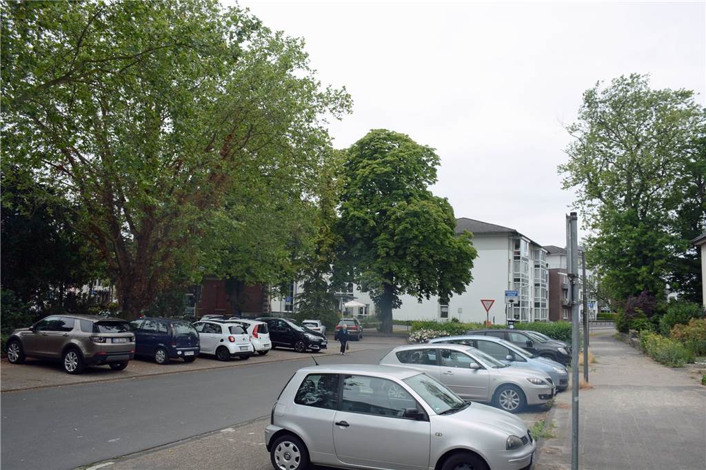 Baustellen-Lager vor der Haustür: „Das haut mich in die Pleite!“ Dieser Parkplatz an der Gahlener Straße/Ecke Westwall soll vom 1. August bis 31. Oktober gesperrt werden.