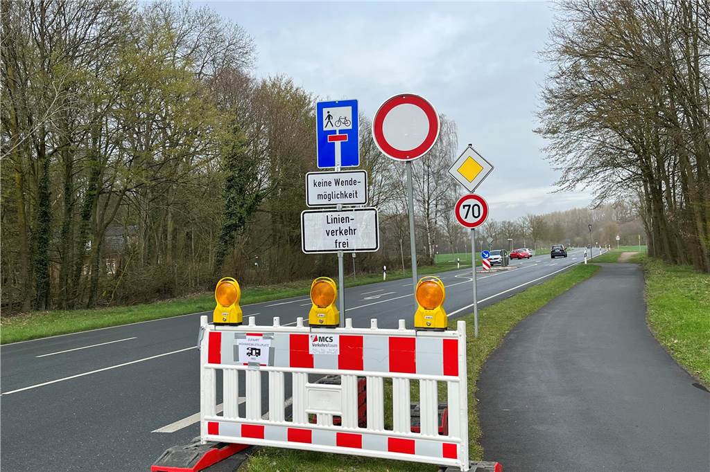 Falsche Schilder nach Nordkirchen auch aus Capelle Dieser Schildermix macht die Verwirrung für diejenigen, die doch rechts Richtung Nordkirchen abbiegen, komplett.