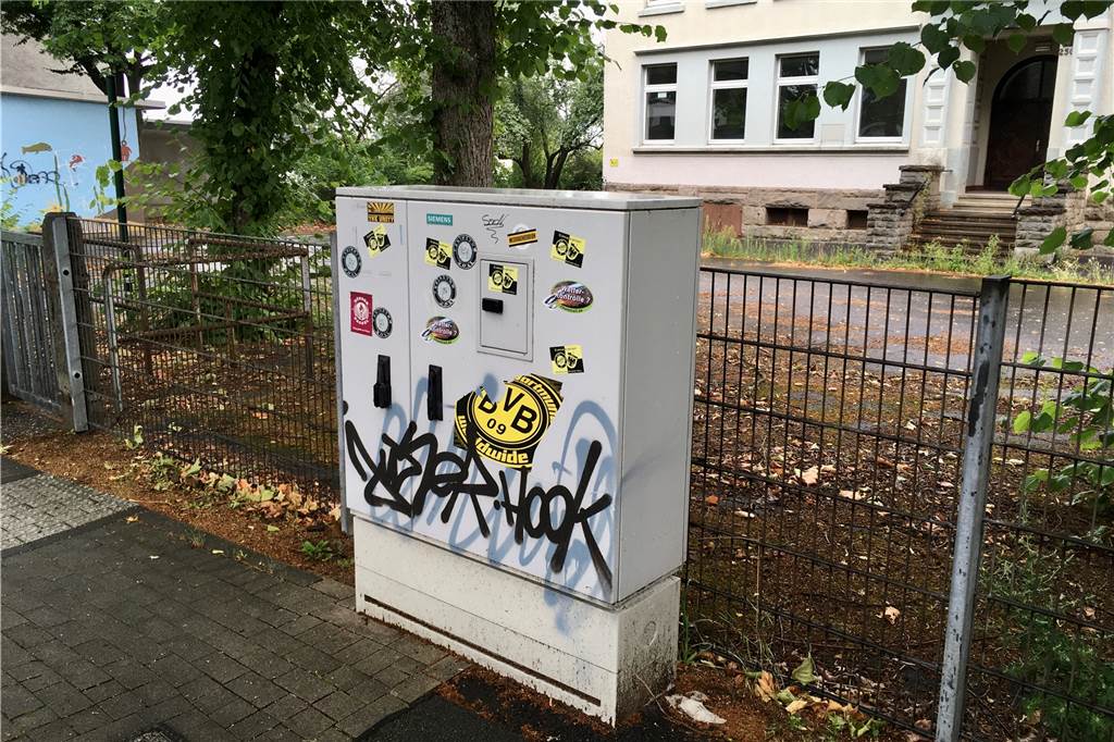 Dieser Verteilerkasten an der alten Loh-Schule gehört zu denen, die erneuert werden. 