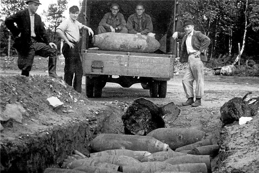 Blindgänger blieb bei Prüfung unentdeckt Dieses Bild aus der Nachkriegsära zeigt, wie dicht der Bombenhagel war, der auf Haltern niederging.
