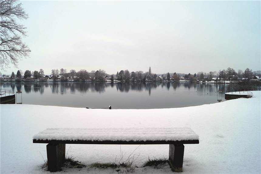 Adventskalender der Bürgerstiftung bietet Chance auf eine Traumreise Dieses Bild vom Ternscher See ziert den Titel des Adventskalenders.