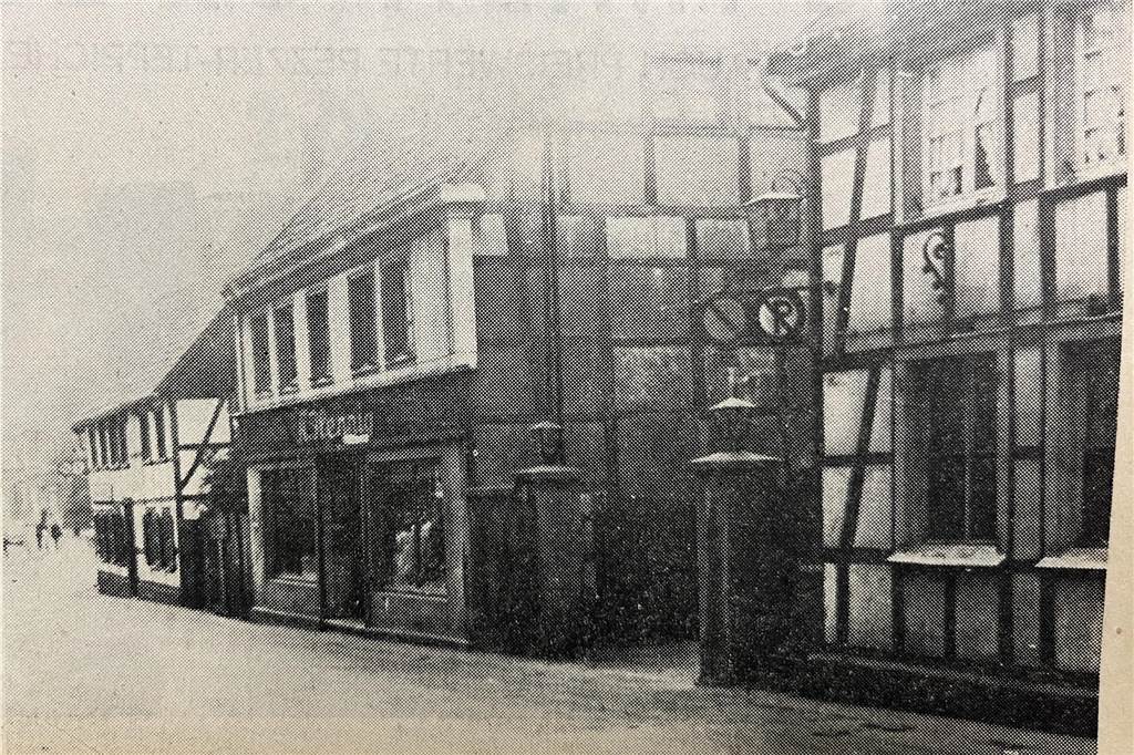 XXX Dieses Bild von der Münsterstraße soll Anfang der 1950er Jahre aufgenommen worden sein.