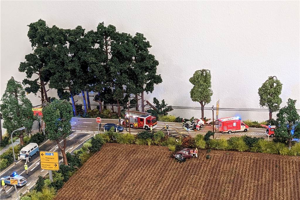 Shop für Modelleisenbahnen eröffnet in der Fußgängerzone von Dorsten Unfall-Szenerie als Diorama