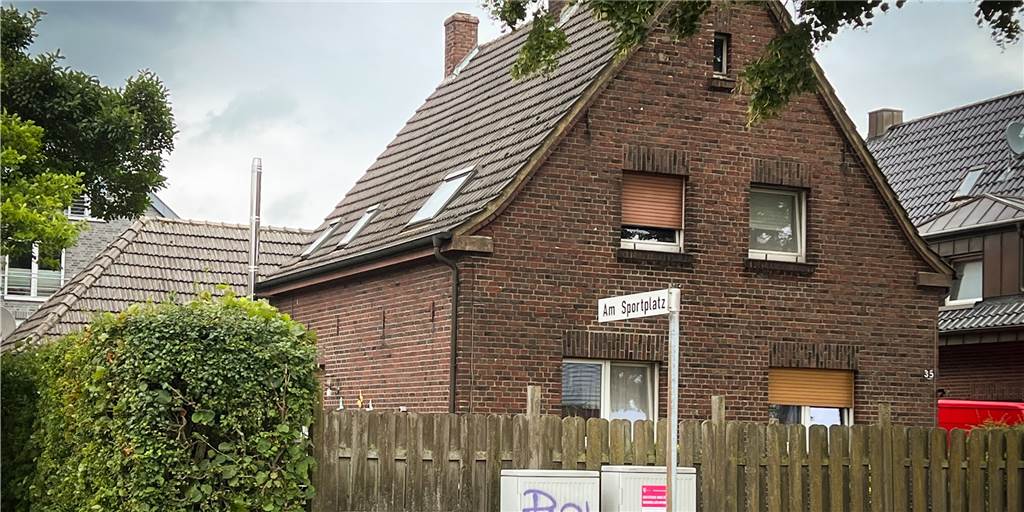 Zwangsversteigerung in Dorsten: Haus für 240.000 Euro ein Schnäppchen? Dieses Einfamilienhaus in Dorsten wird bald zwangsversteigert.