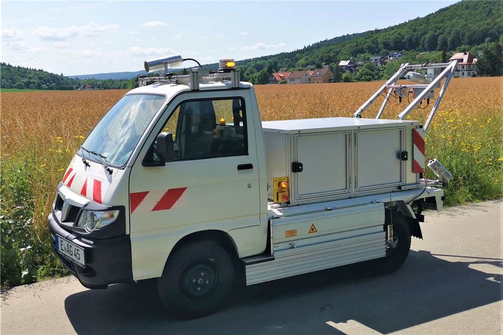 Mit Lasertechnik: Minitransporter prüft schadhafte Radwege in Dorsten Dieses Fahrzeug wird mit Laser- und Kameratechnik den Zustand der Radwege prüfen.