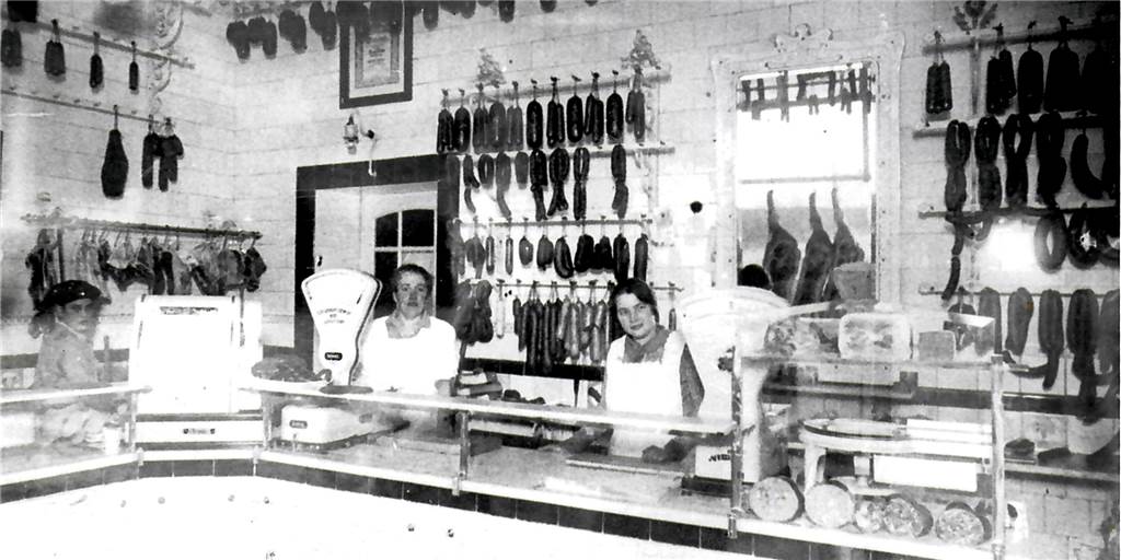 Metzgerei Pötter: Erinnerungen an den Ururopa und den Fleischwurstpokal Dieses Foto entstand im Jahre 1913 kurz nach dem Umzug der Pötters von der Kaiserstraße zur Evinger Str. 272