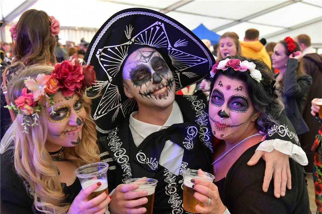 Karneval 2023 in Selm: Das sind die Termine für den Umzug und die Partys Dieses Jahr kann wieder eine Party im Selmer Festzelt stattfinden.