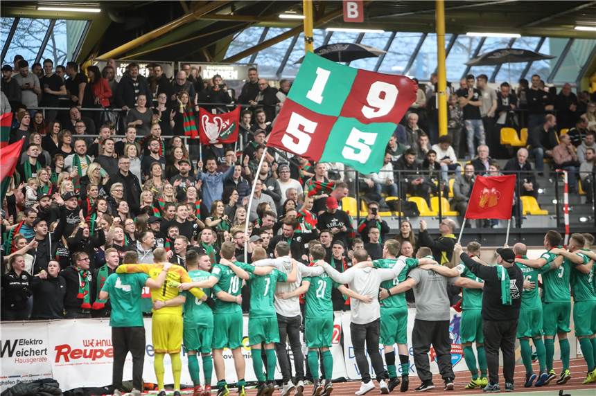 Der Hallen-Podcast nach dem Aus: „Das hätte alles für mich keinen Sinn gemacht“ Dieses Jahr wird es keine feiernden Fans bei der Hallenfußball-Stadtmeisterschaft in Dortmund geben. Das Event fällt aus.
