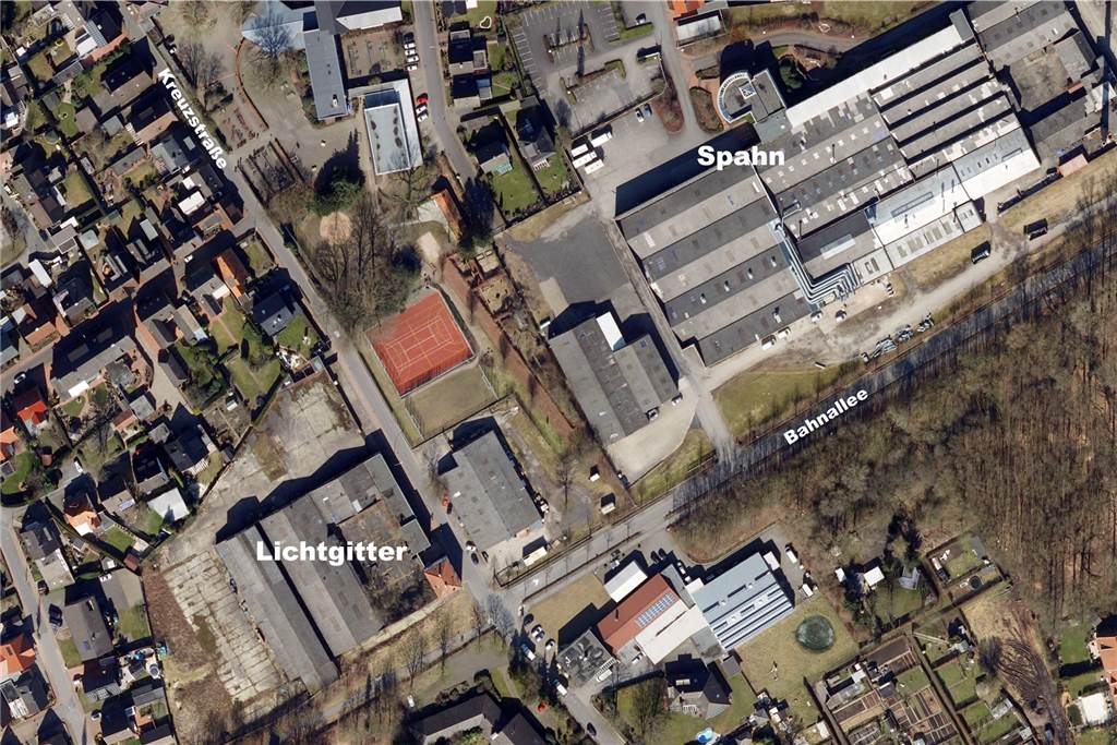 Stadt Stadtlohn kauft Spahn-Areal und Abrissbagger räumen Lichtgitter-Brache frei Dieses Luftbild aus dem Jahr 2018 zeigt links das alte Lichtgitter-Areal und rechts das brachliegende Spahn-Betriebsgelände.